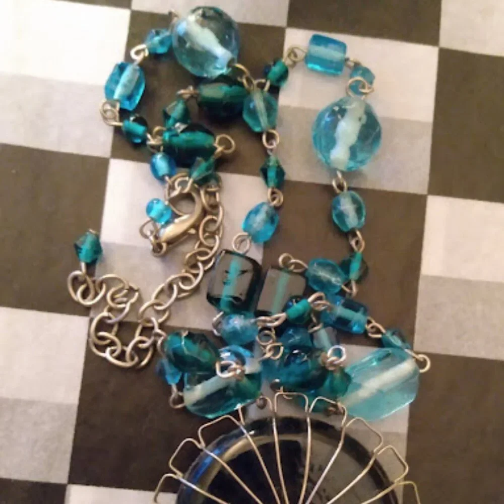 DESIGNER Vintage Boho Chic Silver Teal/Turquoise Beaded Caged Medallion Necklace - Picture 3 of 5